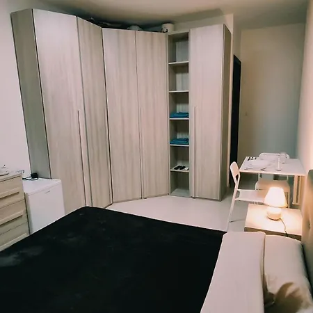 Fairwinds - Double With Ensuite - Airport - Self Check In & Out Available Séjour chez l'habitant Ħal Luqa