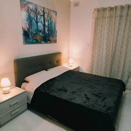 Fairwinds - Double With Ensuite - Airport - Self Check In & Out Available Rum i privatbostad *