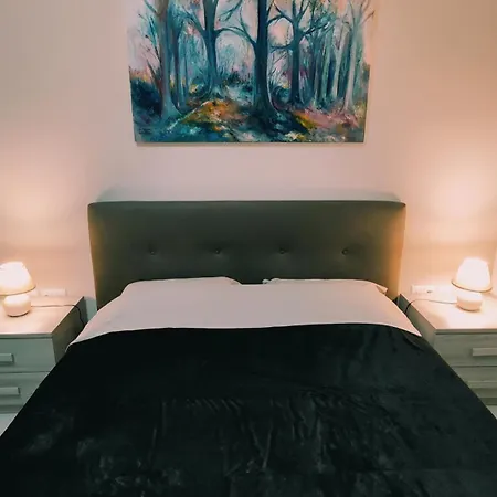 Fairwinds - Double With Ensuite - Airport - Self Check In & Out Available Rum i privatbostad